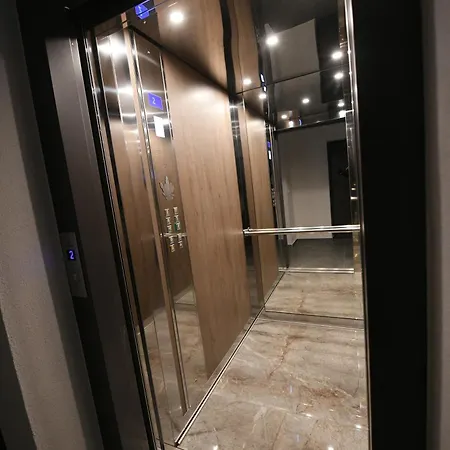 Cristal Palace 004 아파트 크라구예바츠